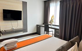 Crystal Suites Suvarnbhumi Airport